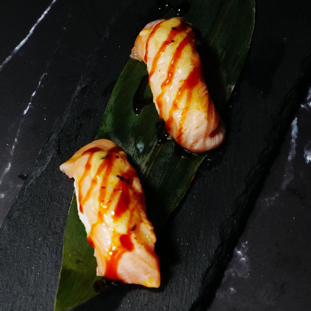 SALMÓN ABURI NIGIRI
